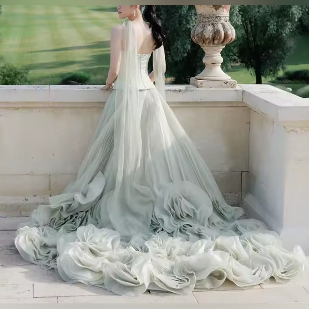 NEW $1985 La Rosée Impériale Gown - Picture 5 of 12